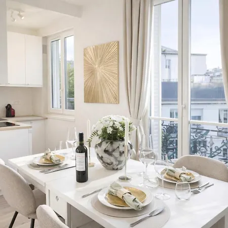 Ancienne Annonce 1542 * Paris